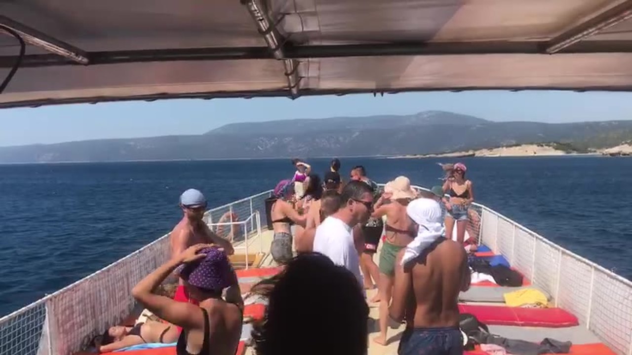 Pırlanta Teknesi Günlük Tur Atmosferi